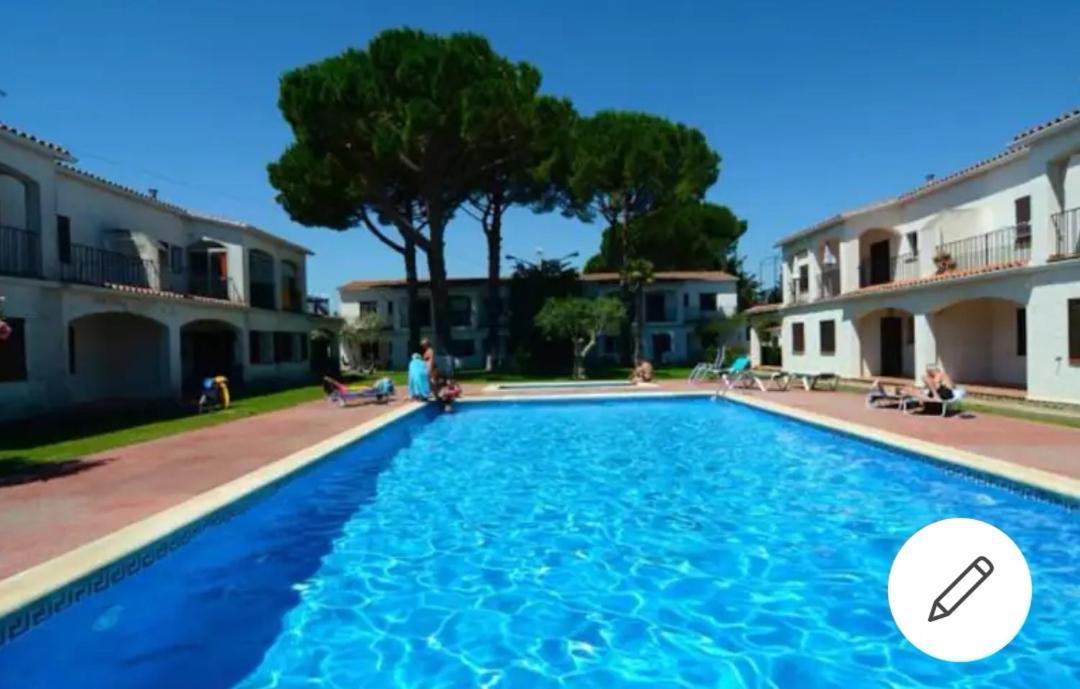 Cosy Apartment Of L'Escala Beach Εξωτερικό φωτογραφία